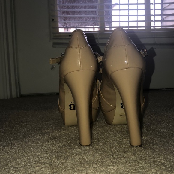 Gianni Bini Nude 3” Heels - Size 10 - Picture 4 of 4